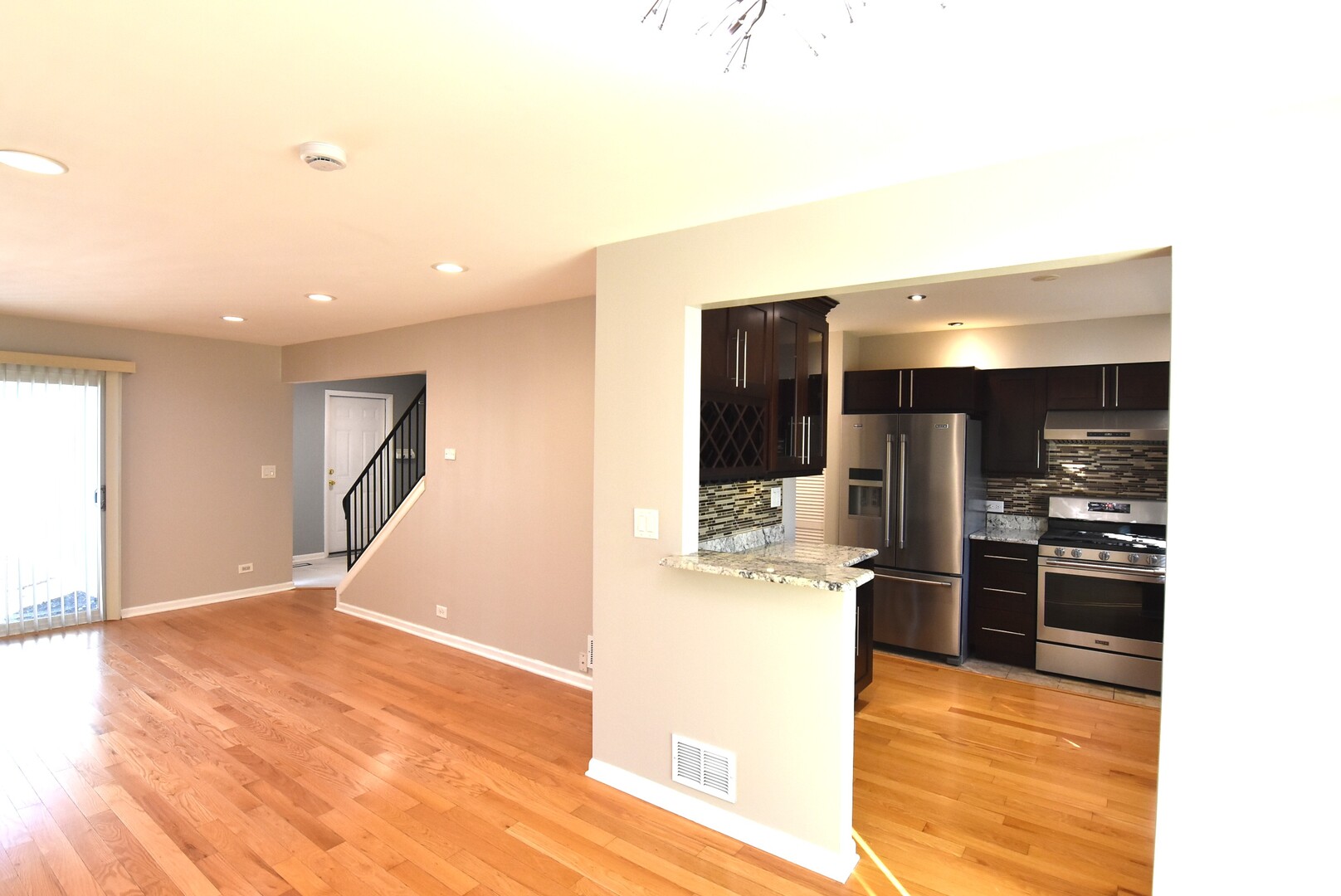 631 Schooner Point, Schaumburg, IL 60194