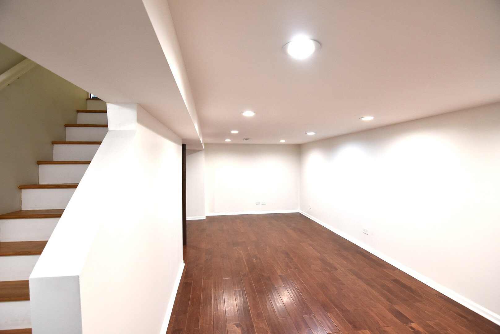 631 Schooner Point, Schaumburg, IL 60194