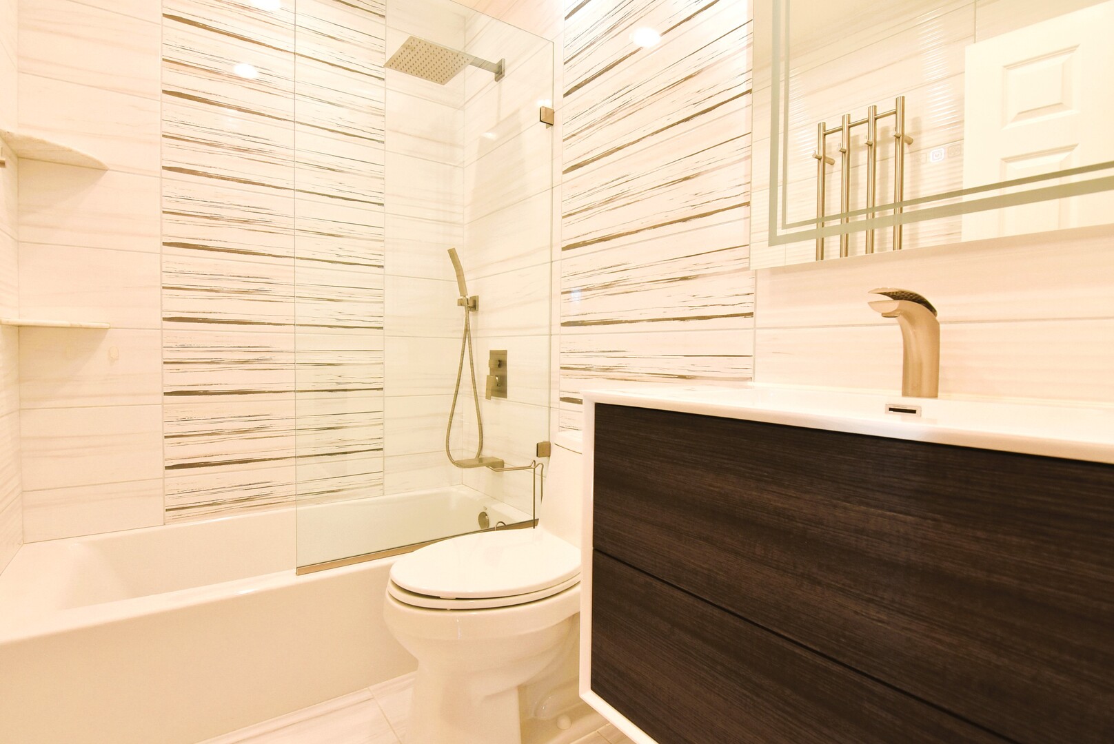 631 Schooner Point, Schaumburg, IL 60194