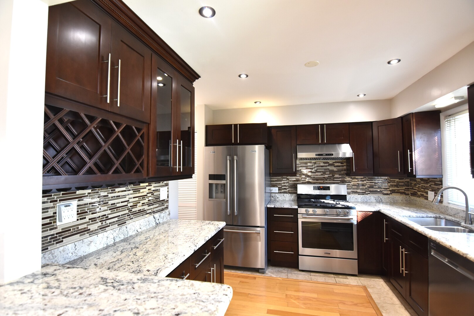 631 Schooner Point, Schaumburg, IL 60194