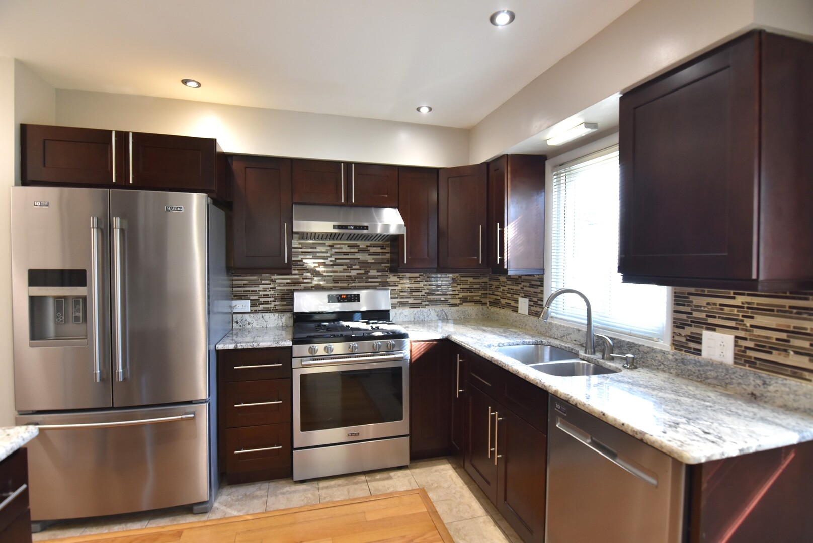 631 Schooner Point, Schaumburg, IL 60194