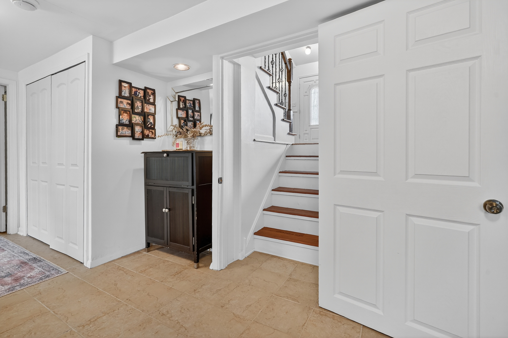 8632 New England Avenue, Burbank, IL 60459