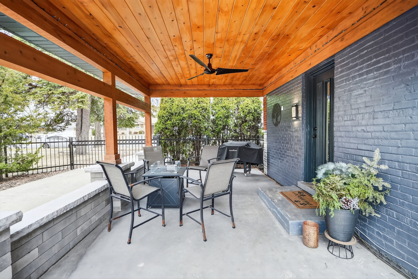 8632 New England Avenue, Burbank, IL 60459