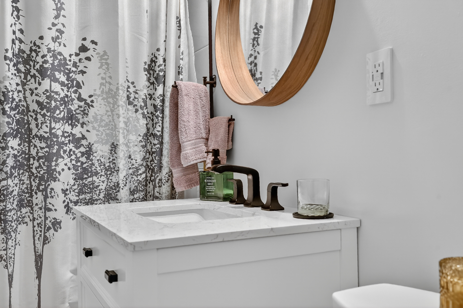 8632 New England Avenue, Burbank, IL 60459