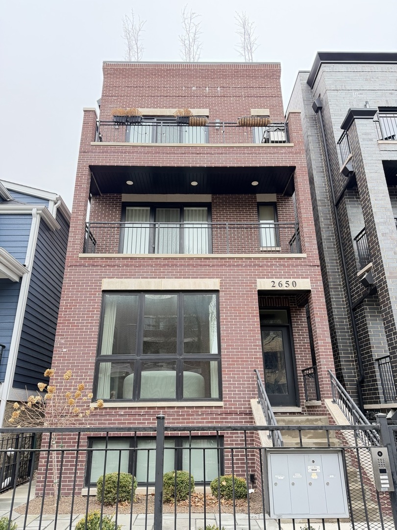 2650 N Racine Avenue #3, Chicago, IL 60614