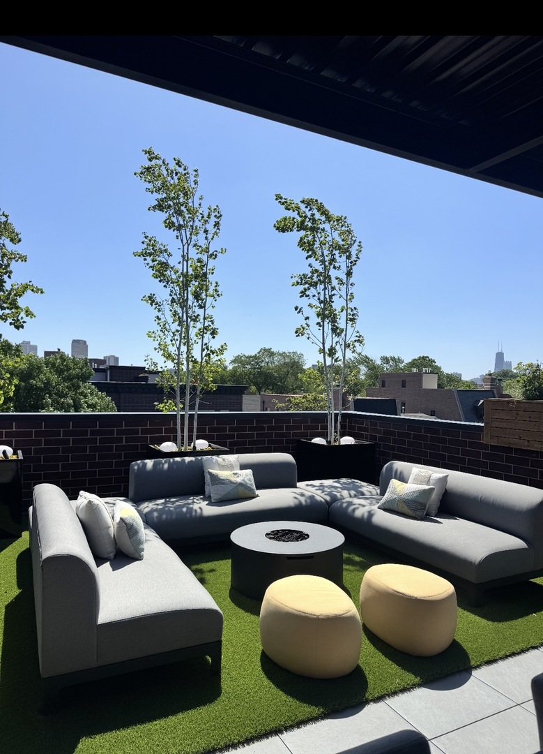 2650 N Racine Avenue #3, Chicago, IL 60614