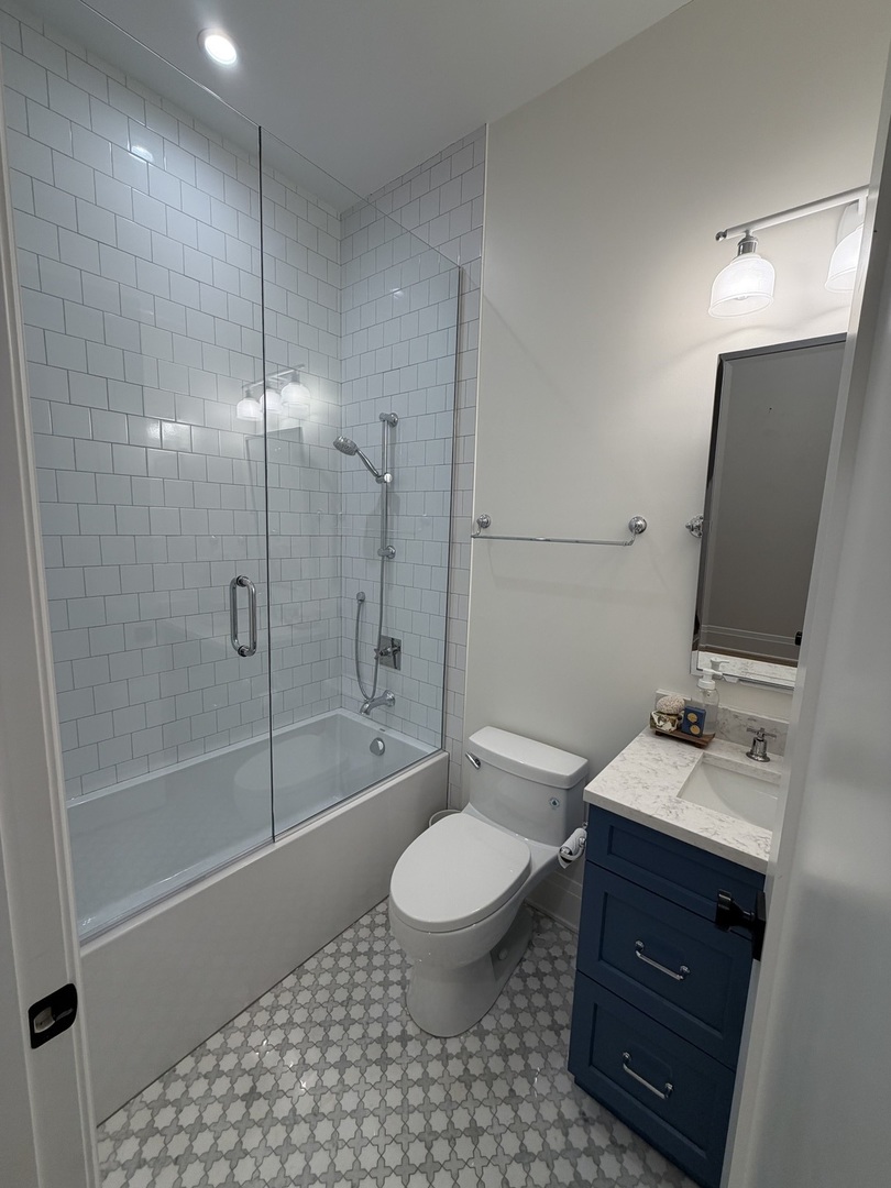 2650 N Racine Avenue #3, Chicago, IL 60614