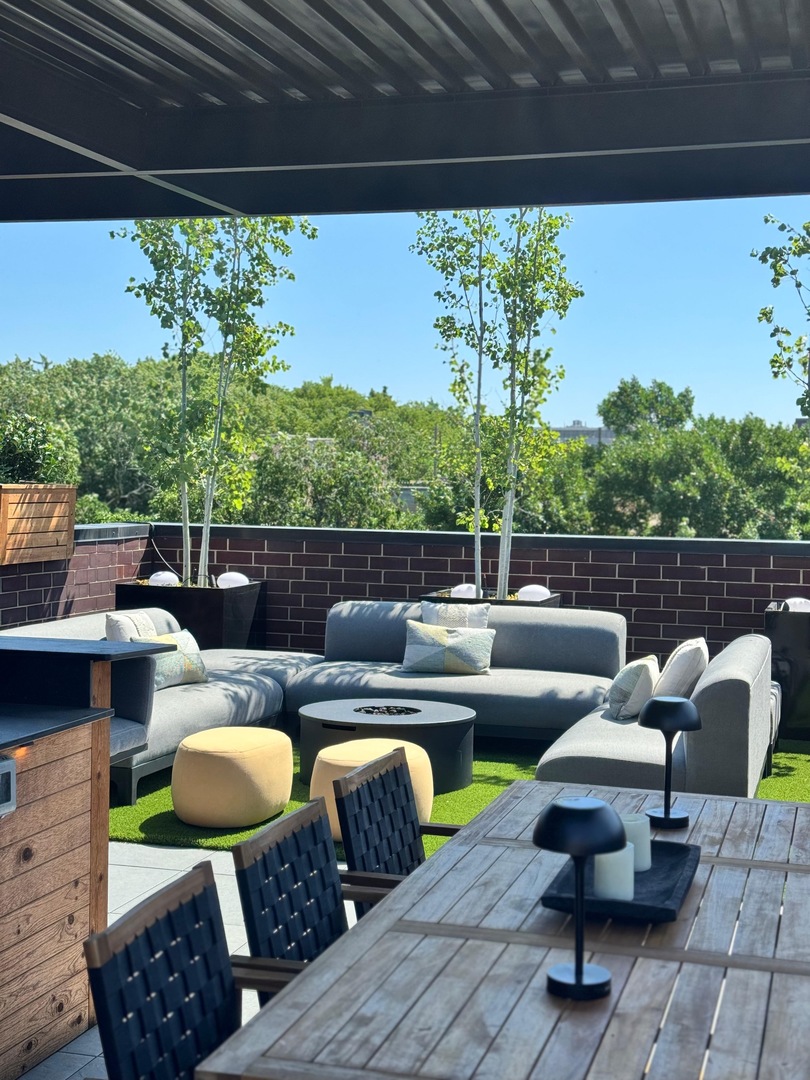 2650 N Racine Avenue #3, Chicago, IL 60614