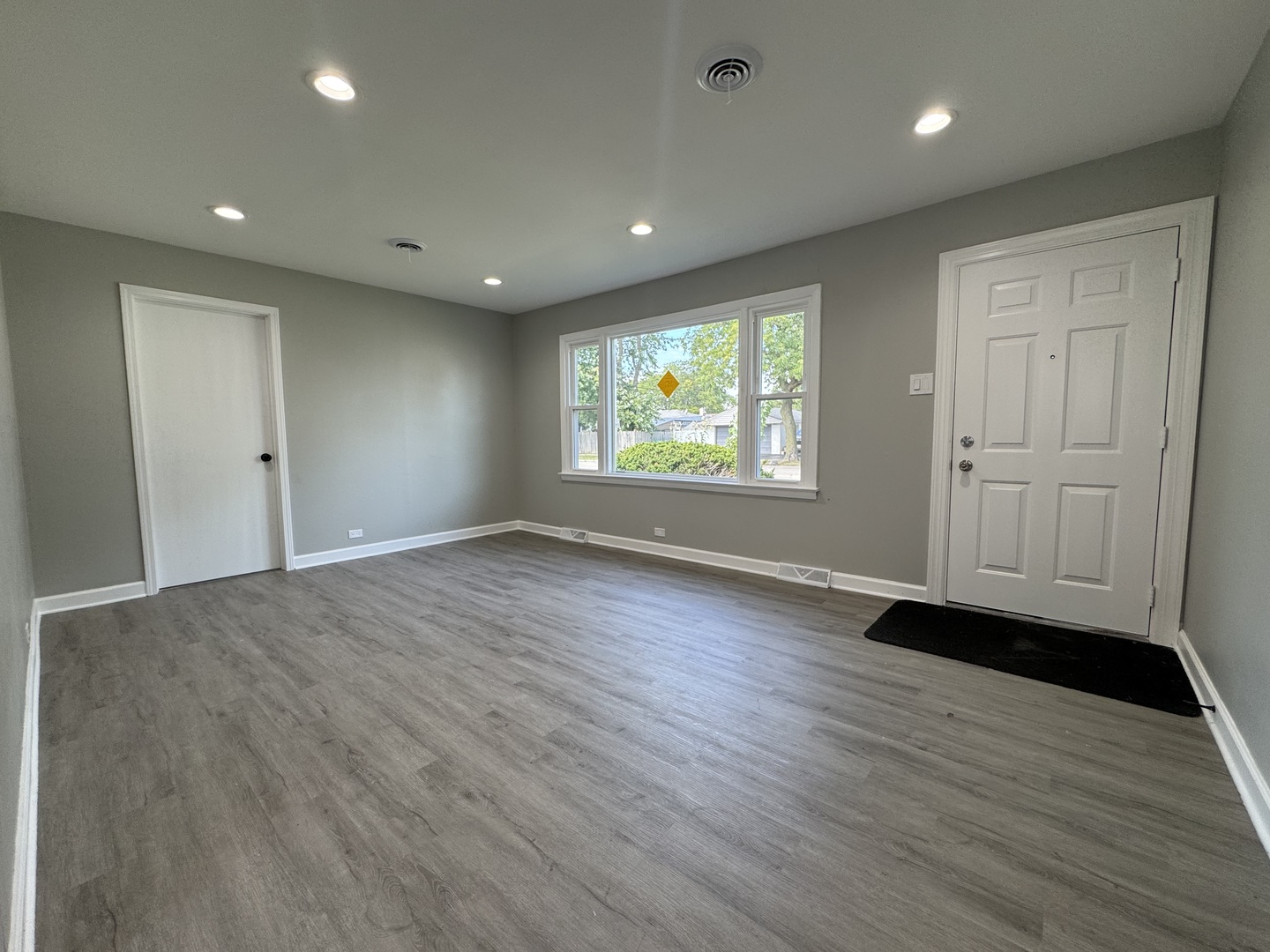 5735 W 80th Street, Burbank, IL 60459