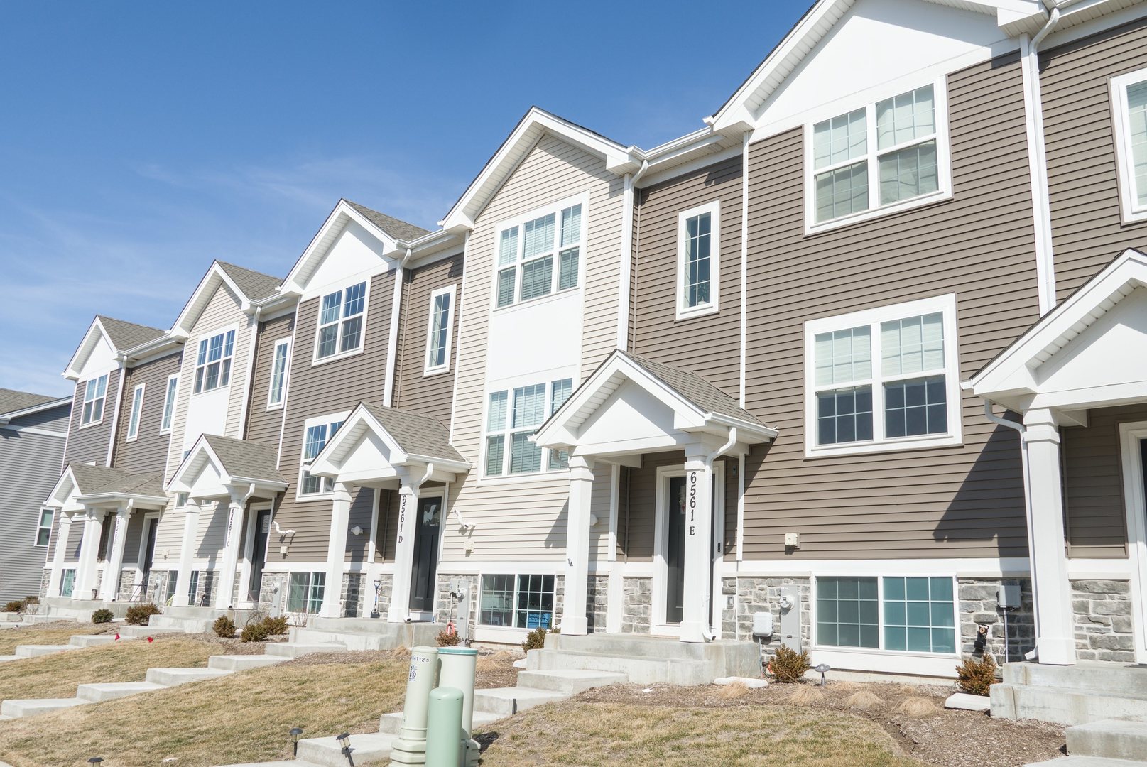 6561 Sassafras Way #E, Wonder Lake, IL 60097