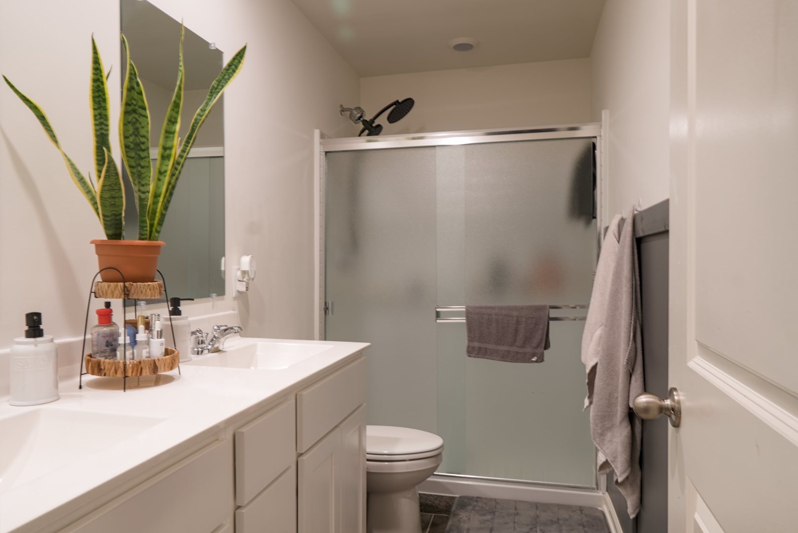 6561 Sassafras Way #E, Wonder Lake, IL 60097