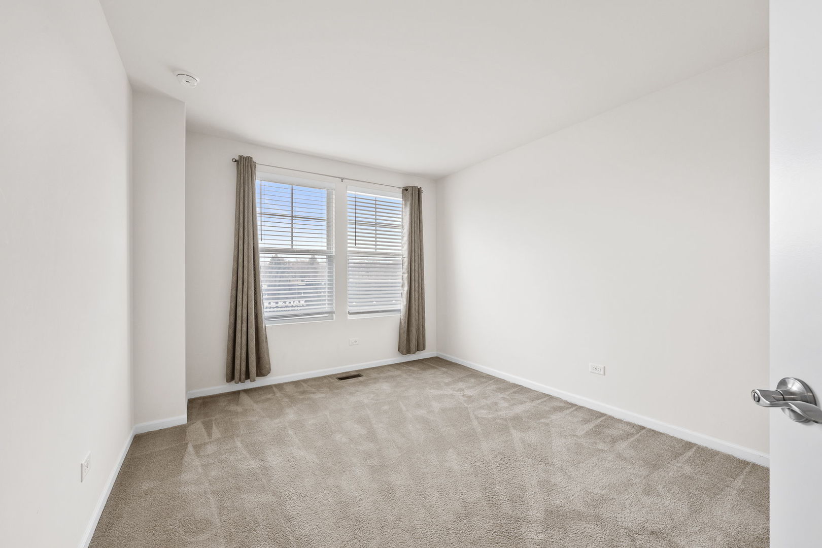 6310 Main Street, Woodridge, IL 60517