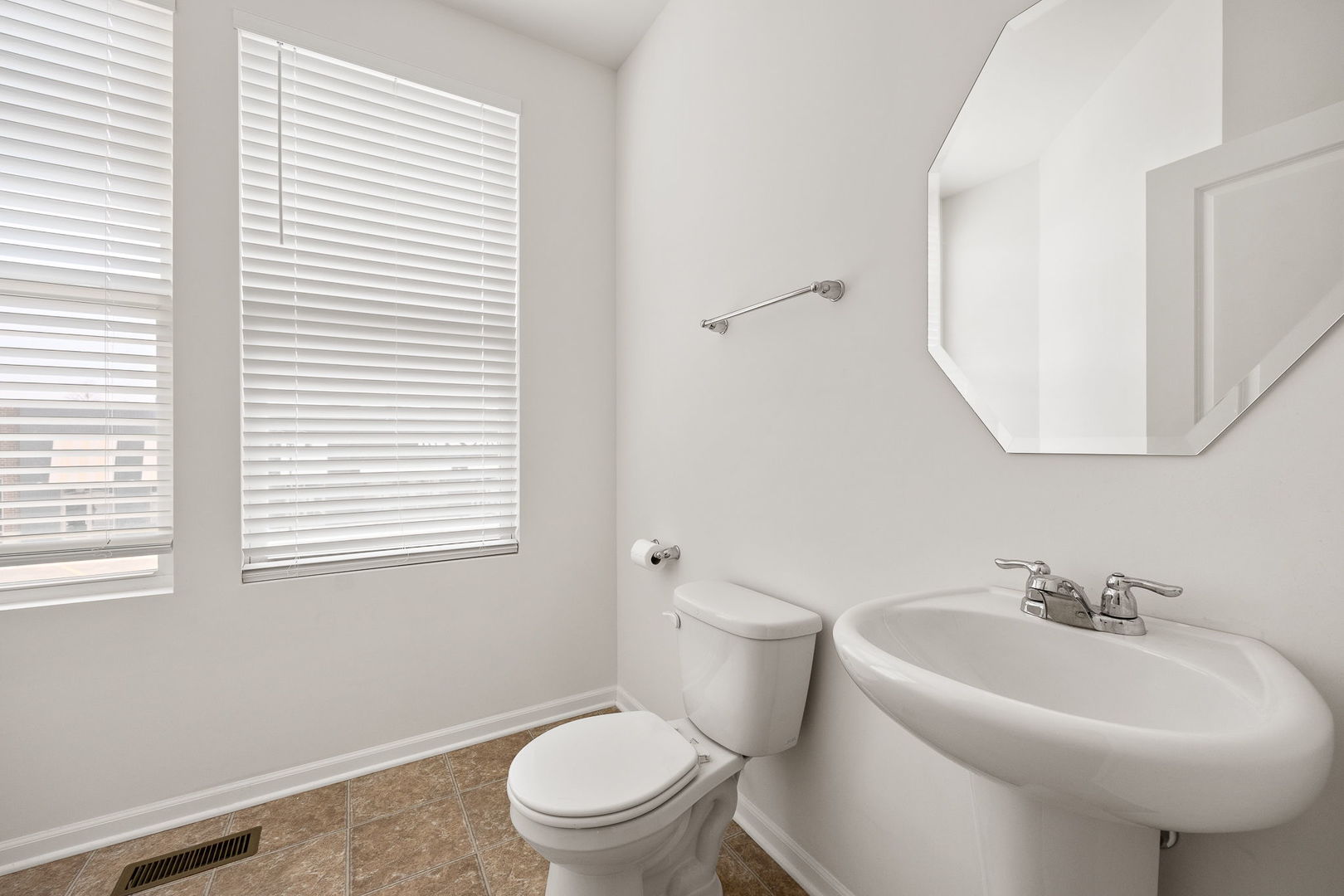 6310 Main Street, Woodridge, IL 60517