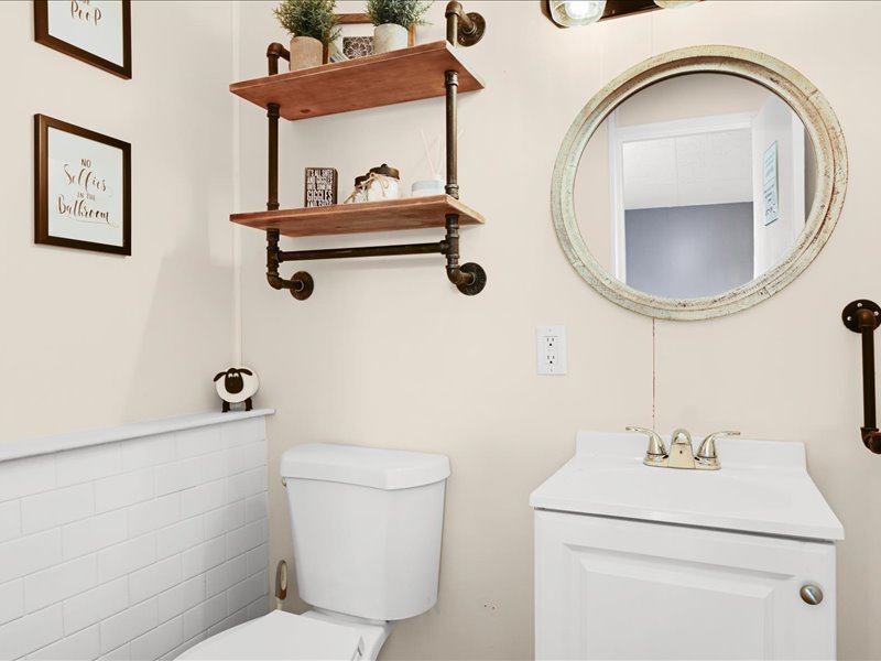 7854 Deerfield Avenue, Woodridge, IL 60517