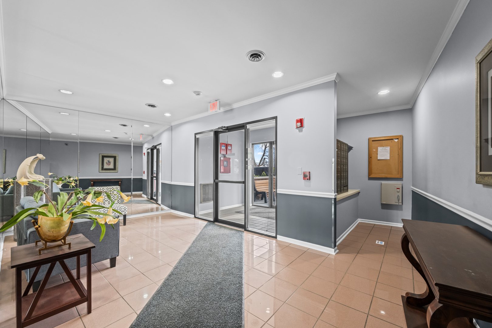 350 E Dundee Road #207B, Buffalo Grove, IL 60089