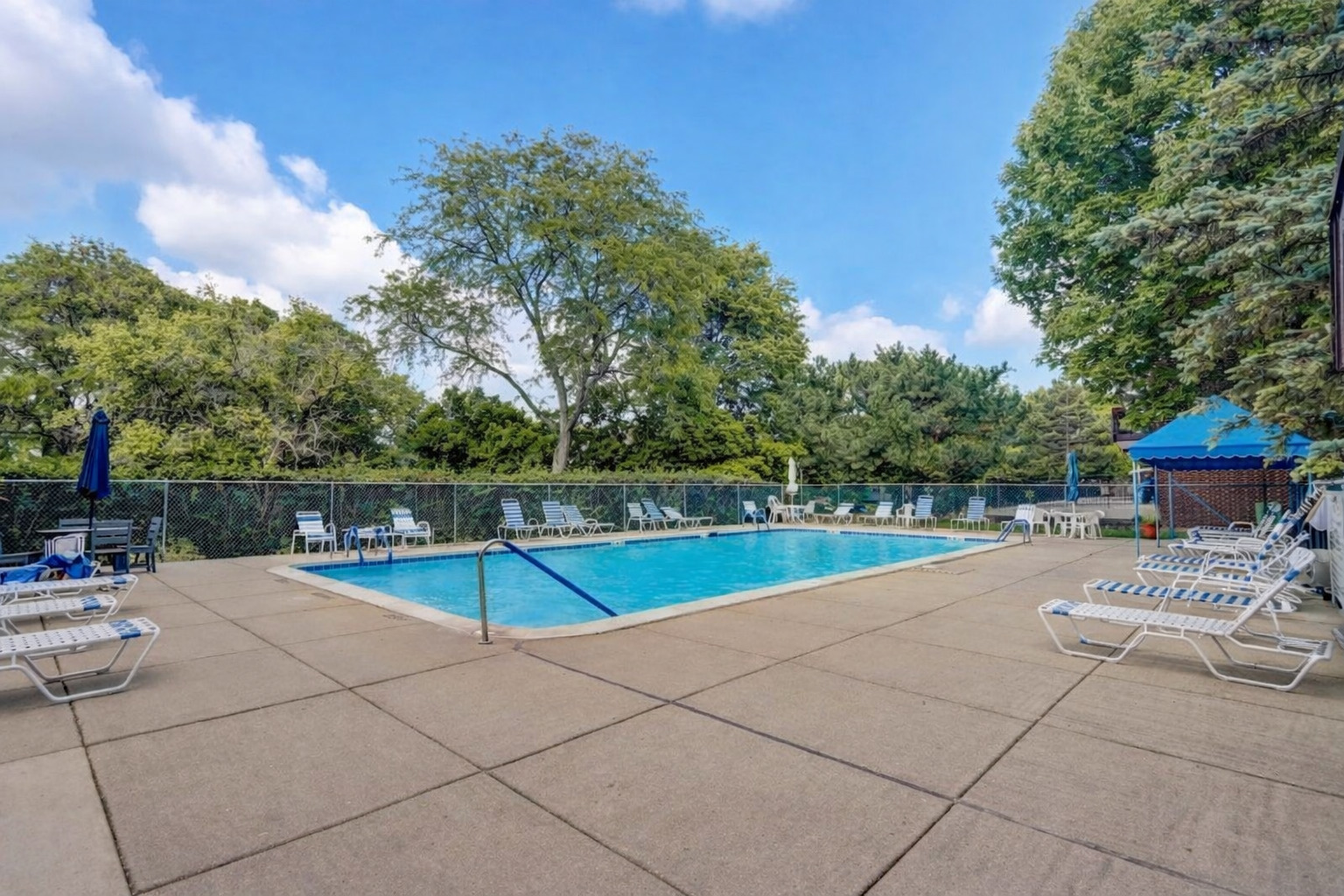 350 E Dundee Road #207B, Buffalo Grove, IL 60089