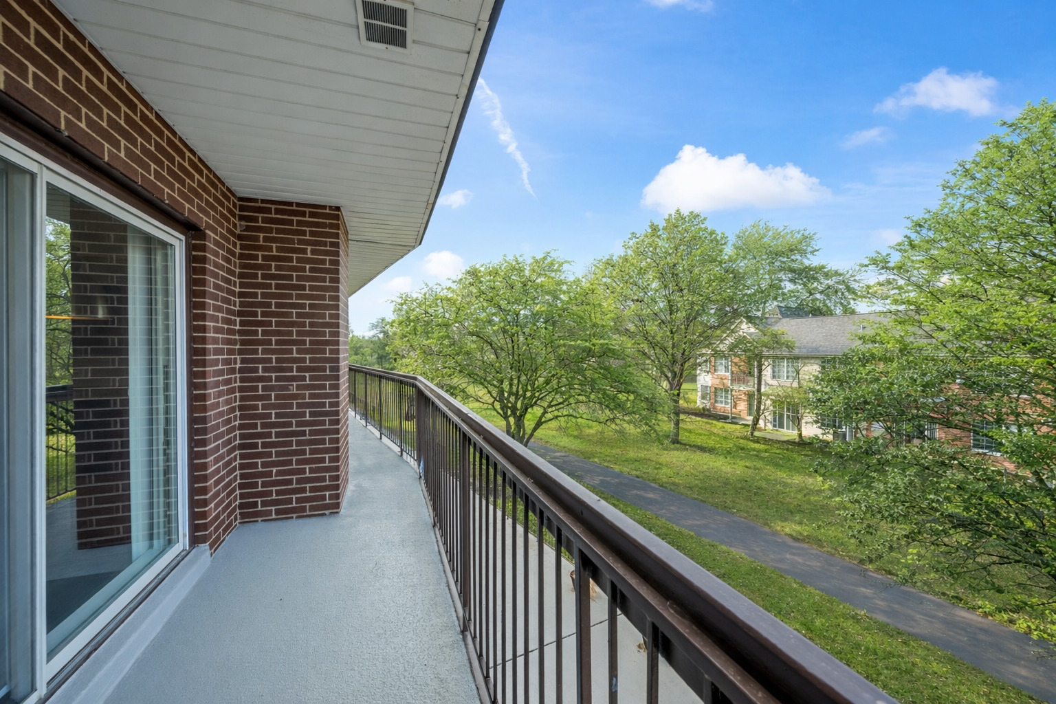 350 E Dundee Road #207B, Buffalo Grove, IL 60089