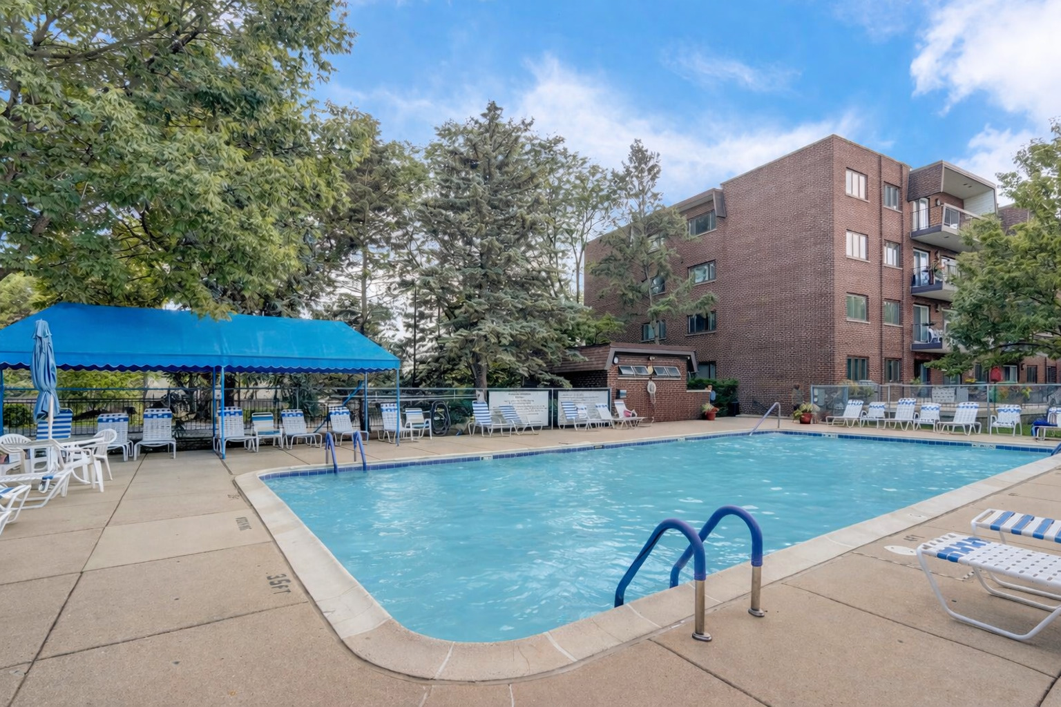 350 E Dundee Road #207B, Buffalo Grove, IL 60089