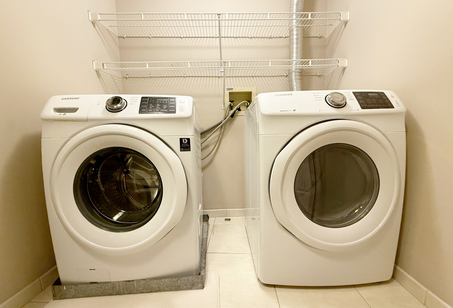 350 E Dundee Road #207B, Buffalo Grove, IL 60089