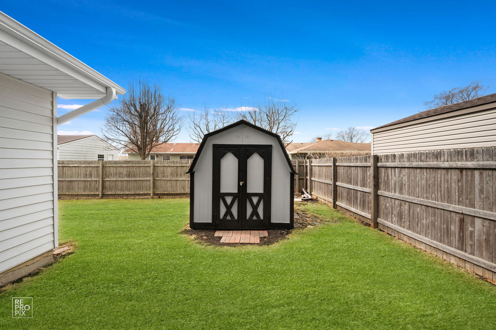 678 Middlebury Lane, Elk Grove Village, IL 60007