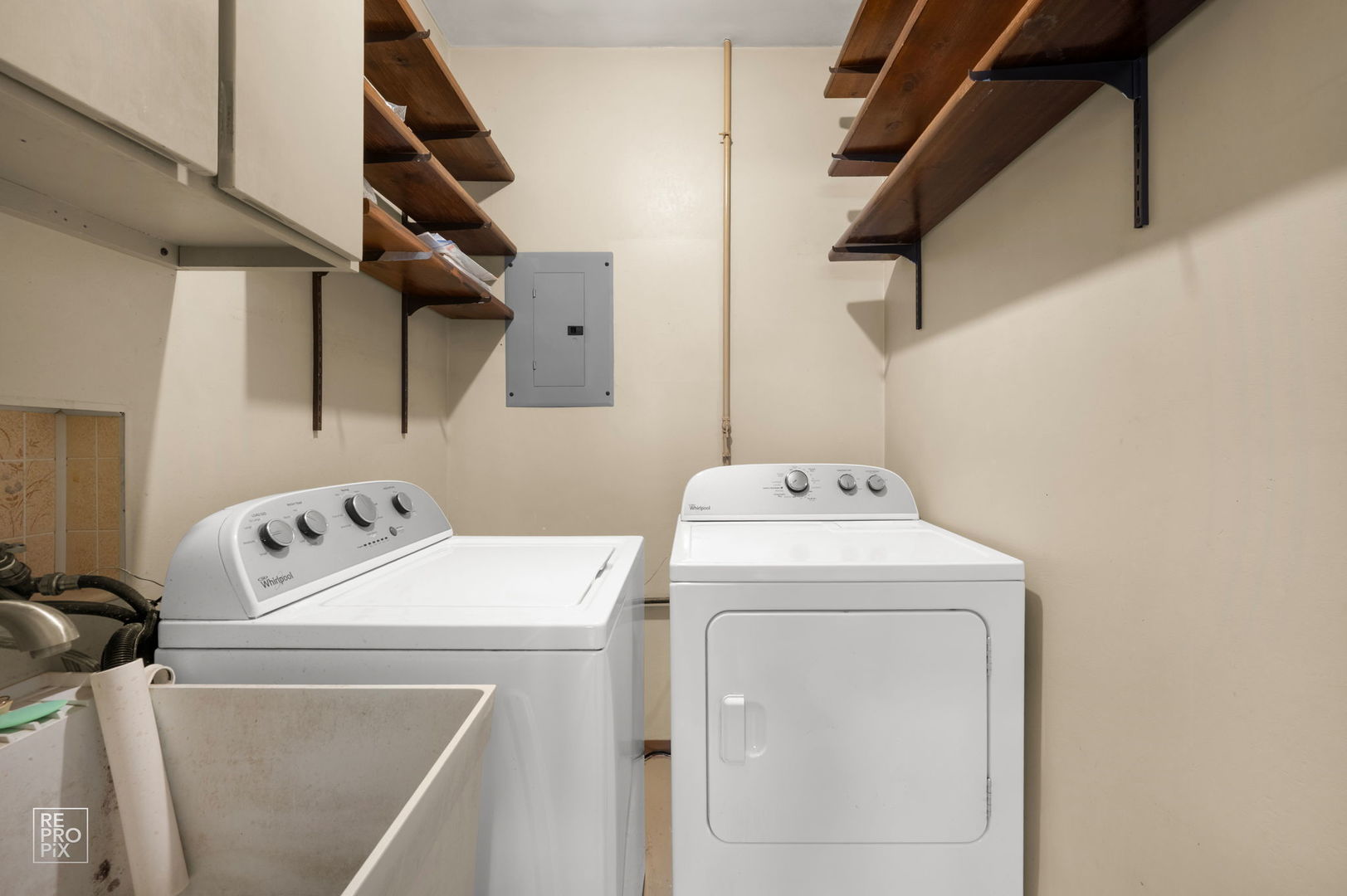 678 Middlebury Lane, Elk Grove Village, IL 60007