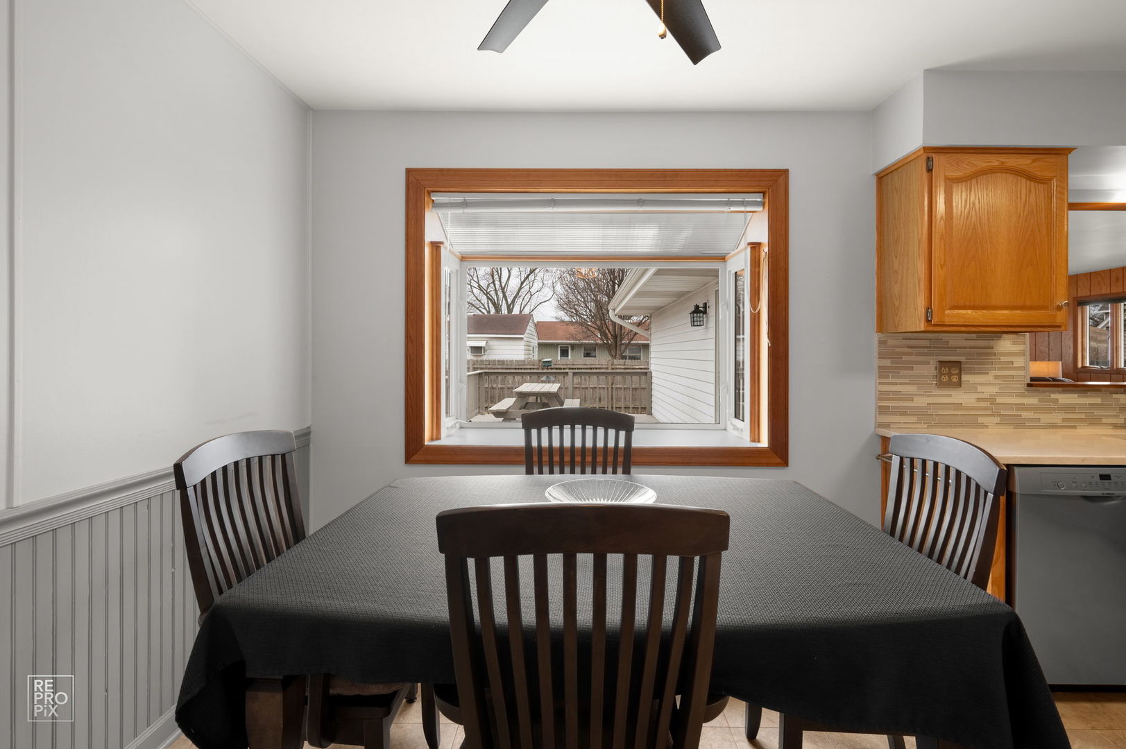 678 Middlebury Lane, Elk Grove Village, IL 60007