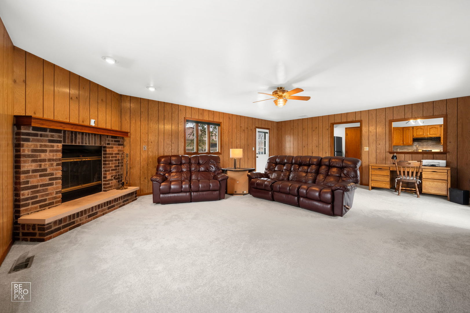 678 Middlebury Lane, Elk Grove Village, IL 60007