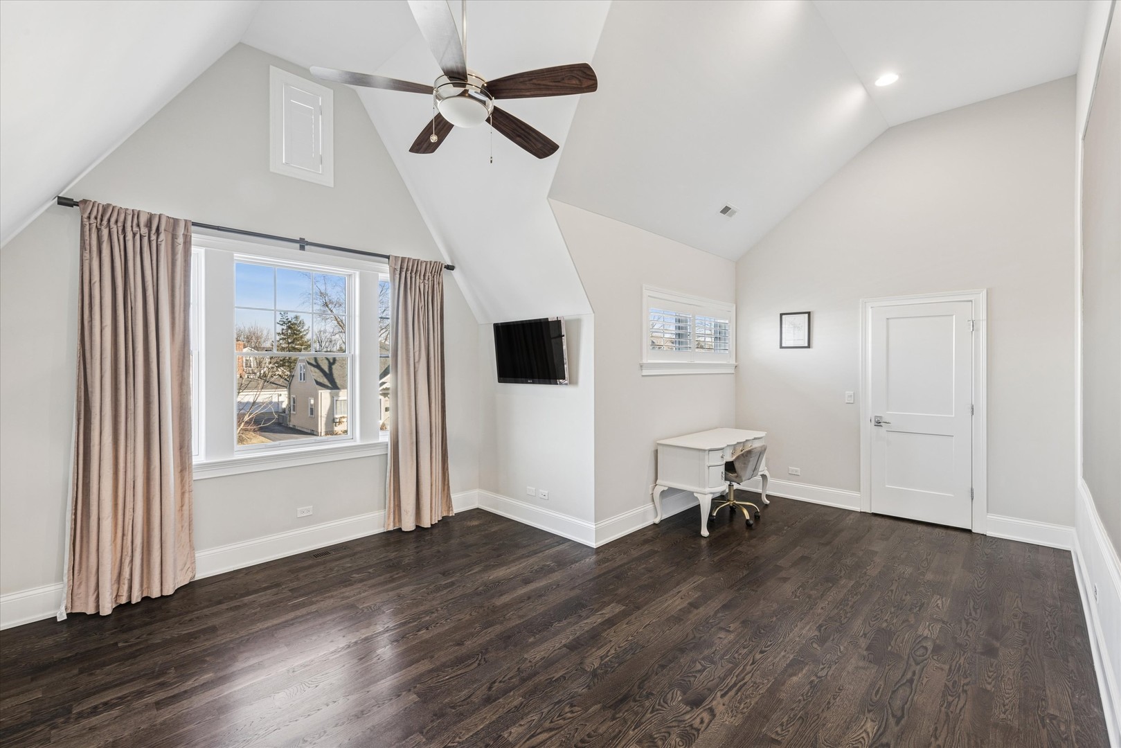 502 S Fairview Avenue, Elmhurst, IL 60126