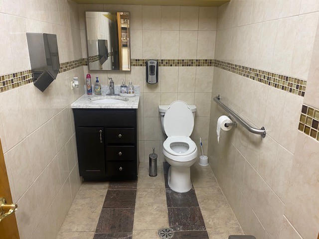 18216 Harwood Avenue, Homewood, IL 60430