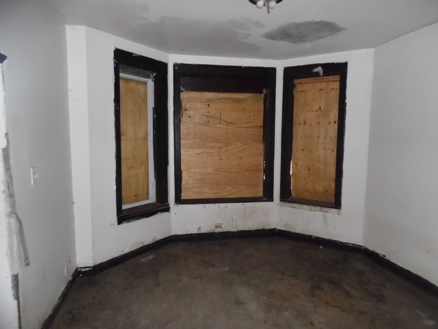 5027 W Huron Street, Chicago, IL 60644