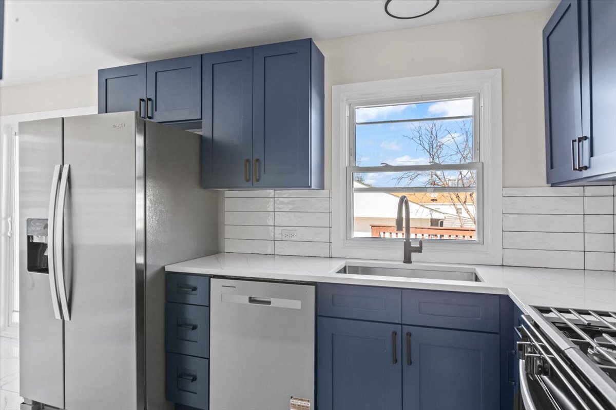 1922 Fargo Avenue, Des Plaines, IL 60018