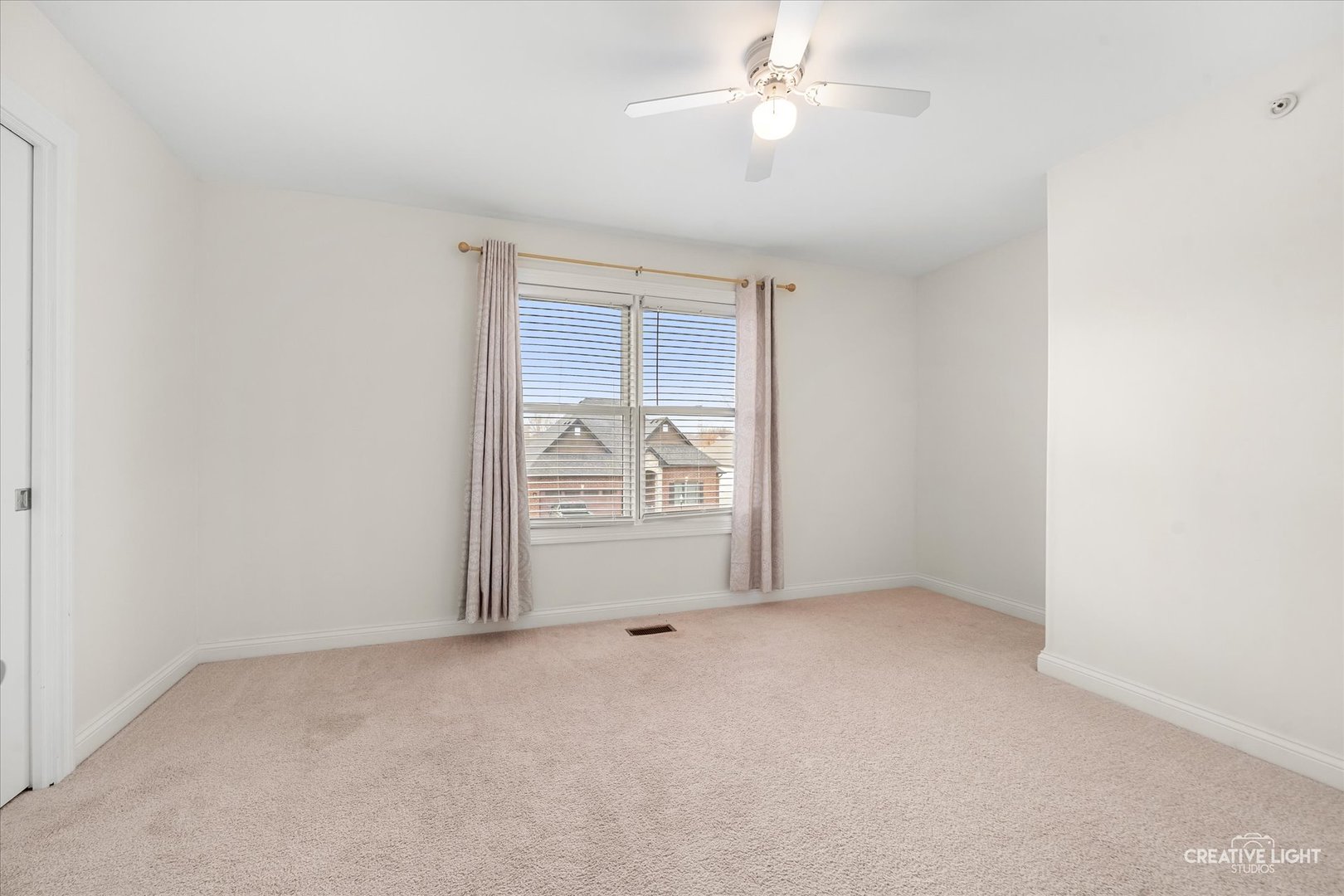 1401 Savanna Lane, Woodstock, IL 60098