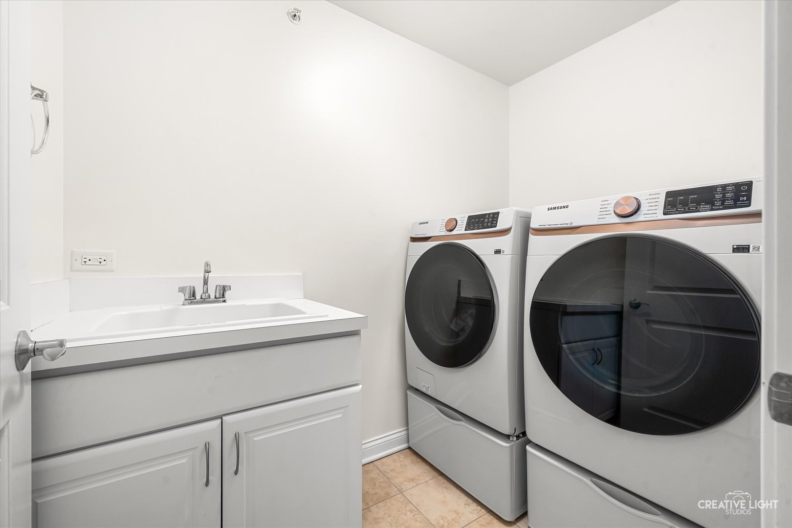 1401 Savanna Lane, Woodstock, IL 60098