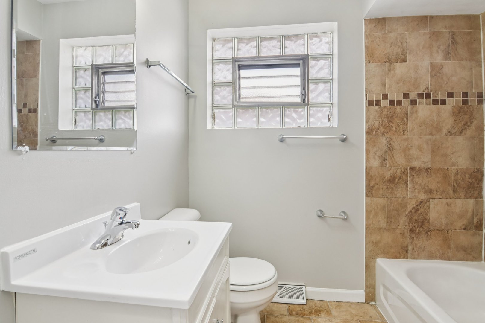 270 Madison Avenue, Calumet City, IL 60409