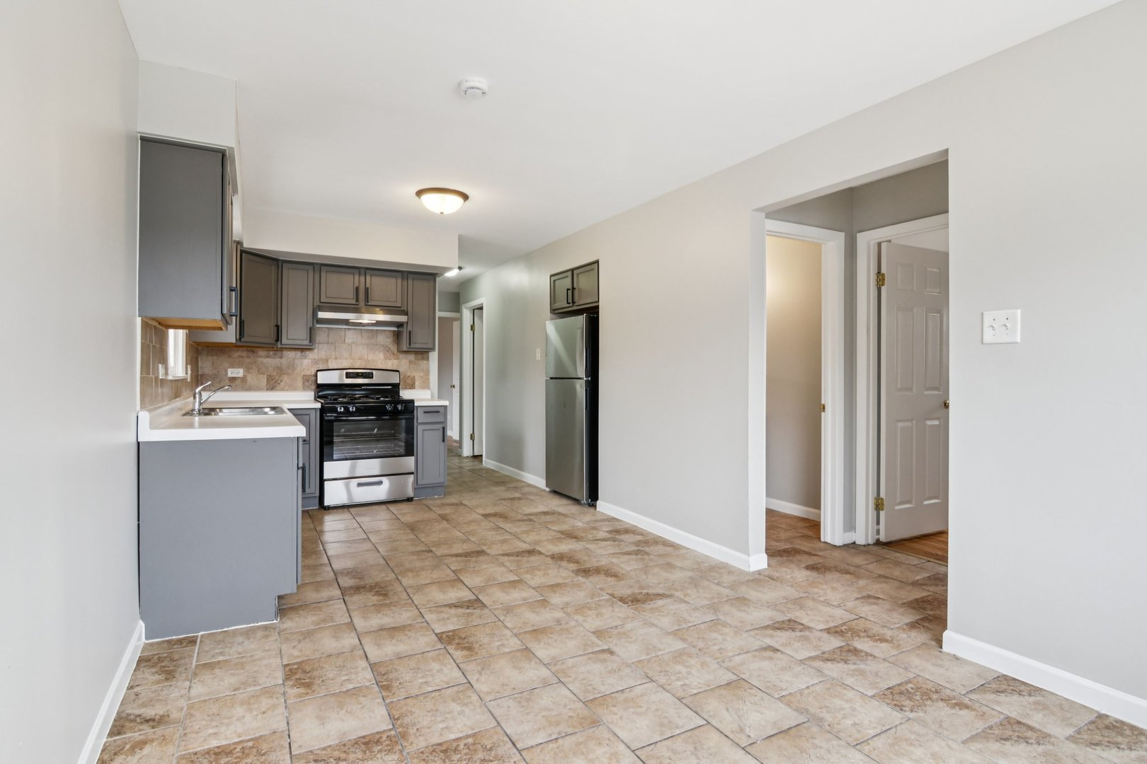 270 Madison Avenue, Calumet City, IL 60409