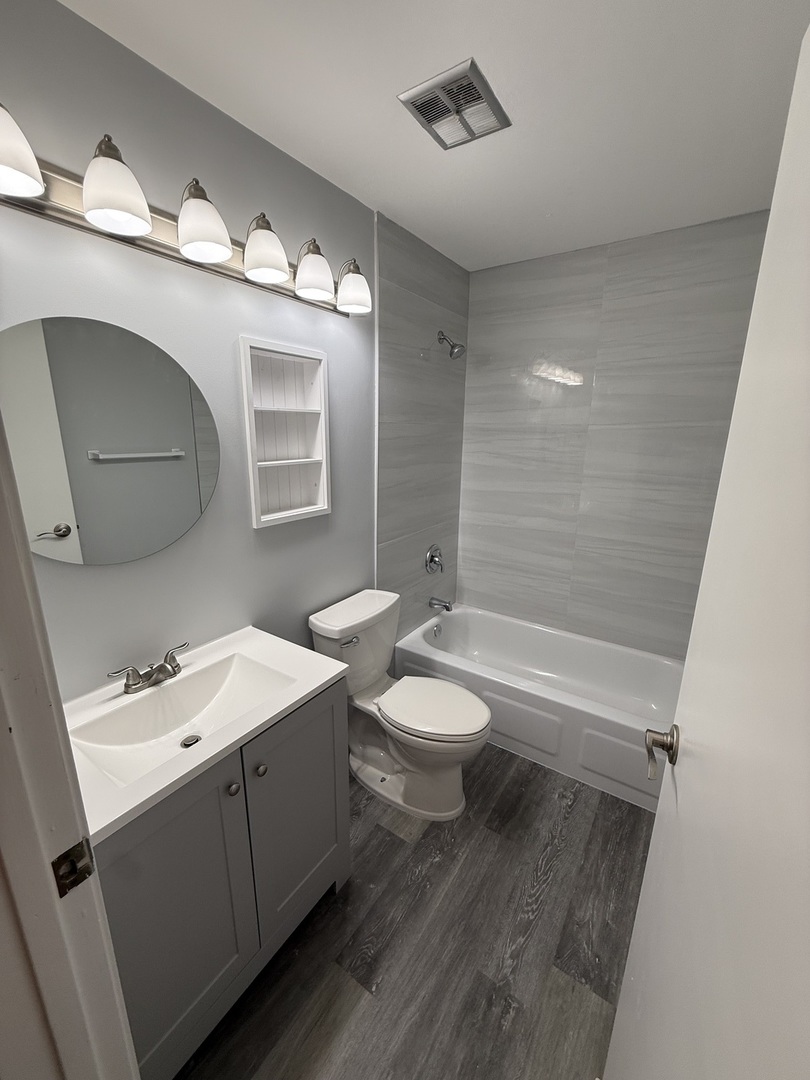 20137 S Hampton Court #A, Frankfort, IL 60423