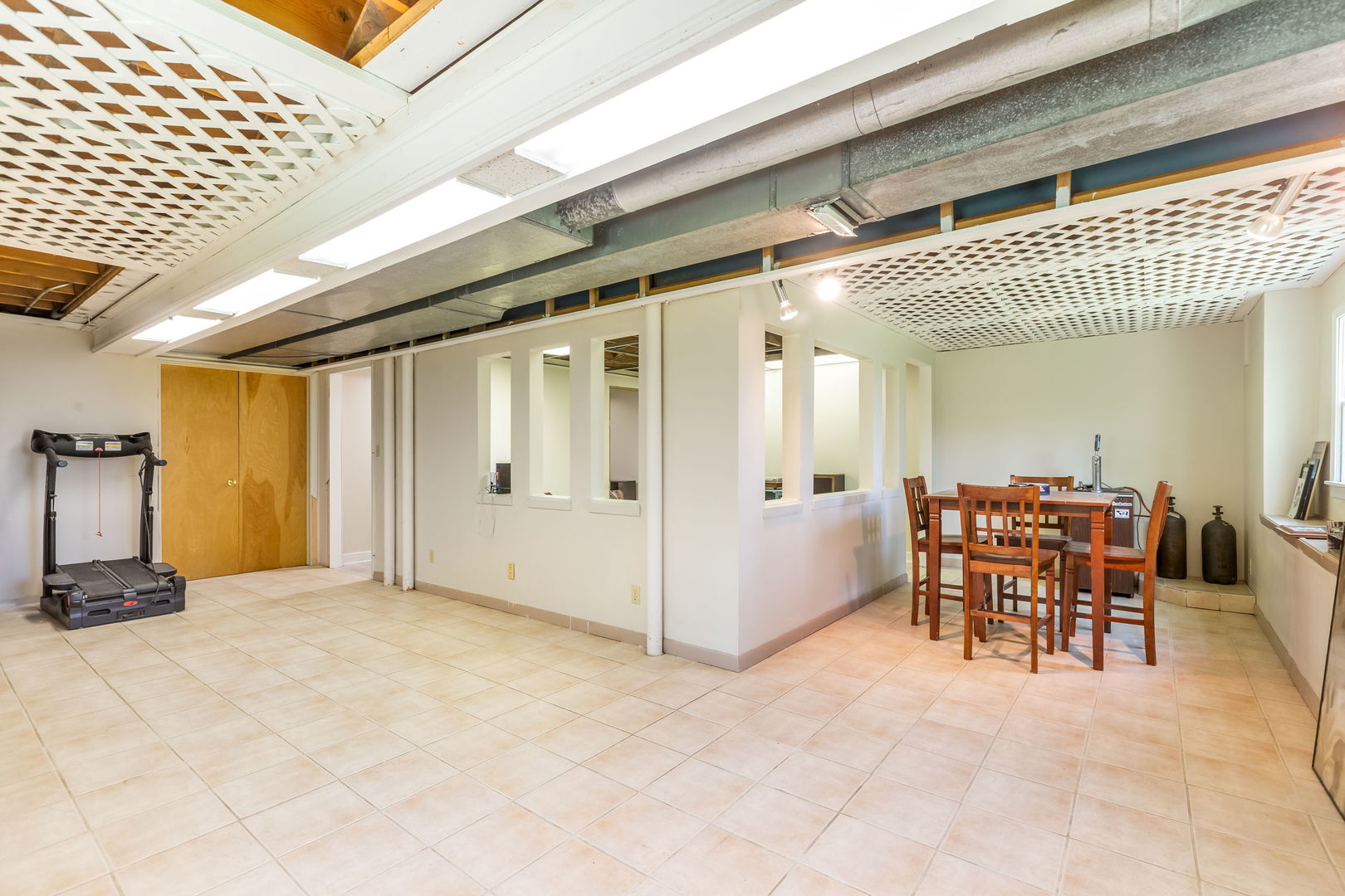 1126 Crane Drive, Sleepy Hollow, IL 60118