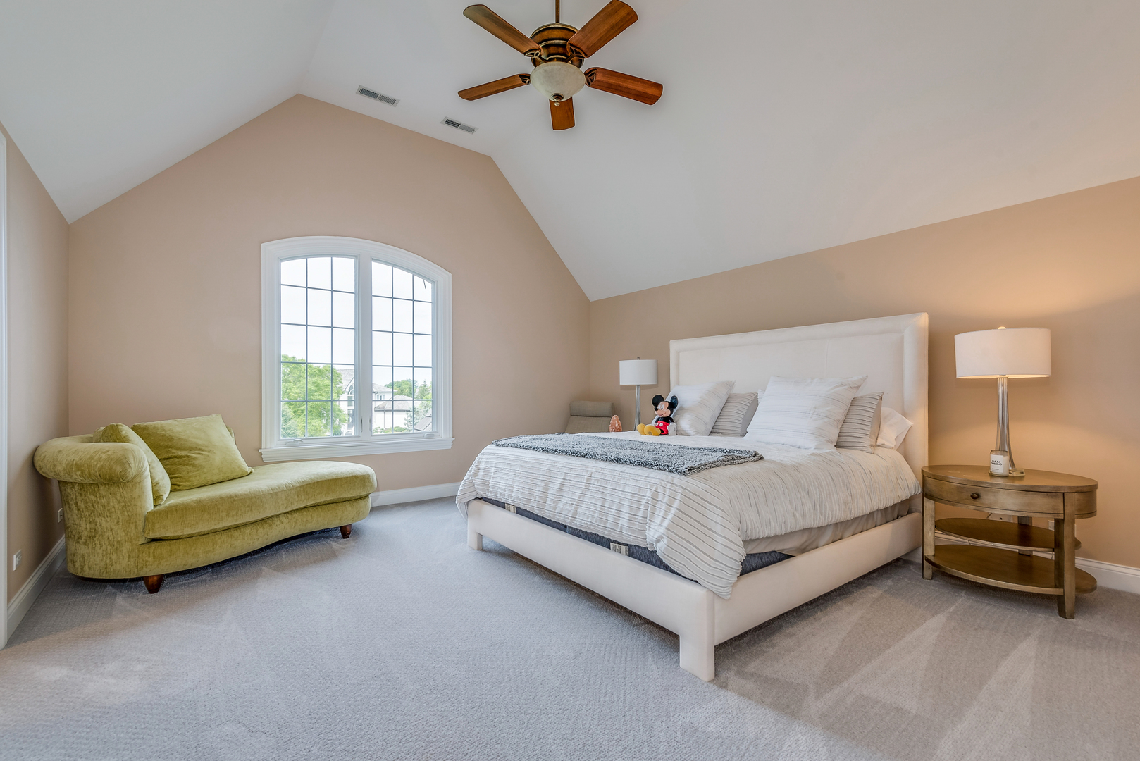 1235 MACALPIN Drive, Inverness, IL 60010