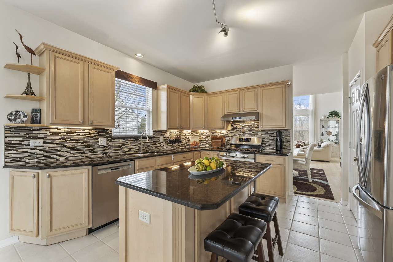 193 S Pleasant Road, Lake Zurich, IL 60047