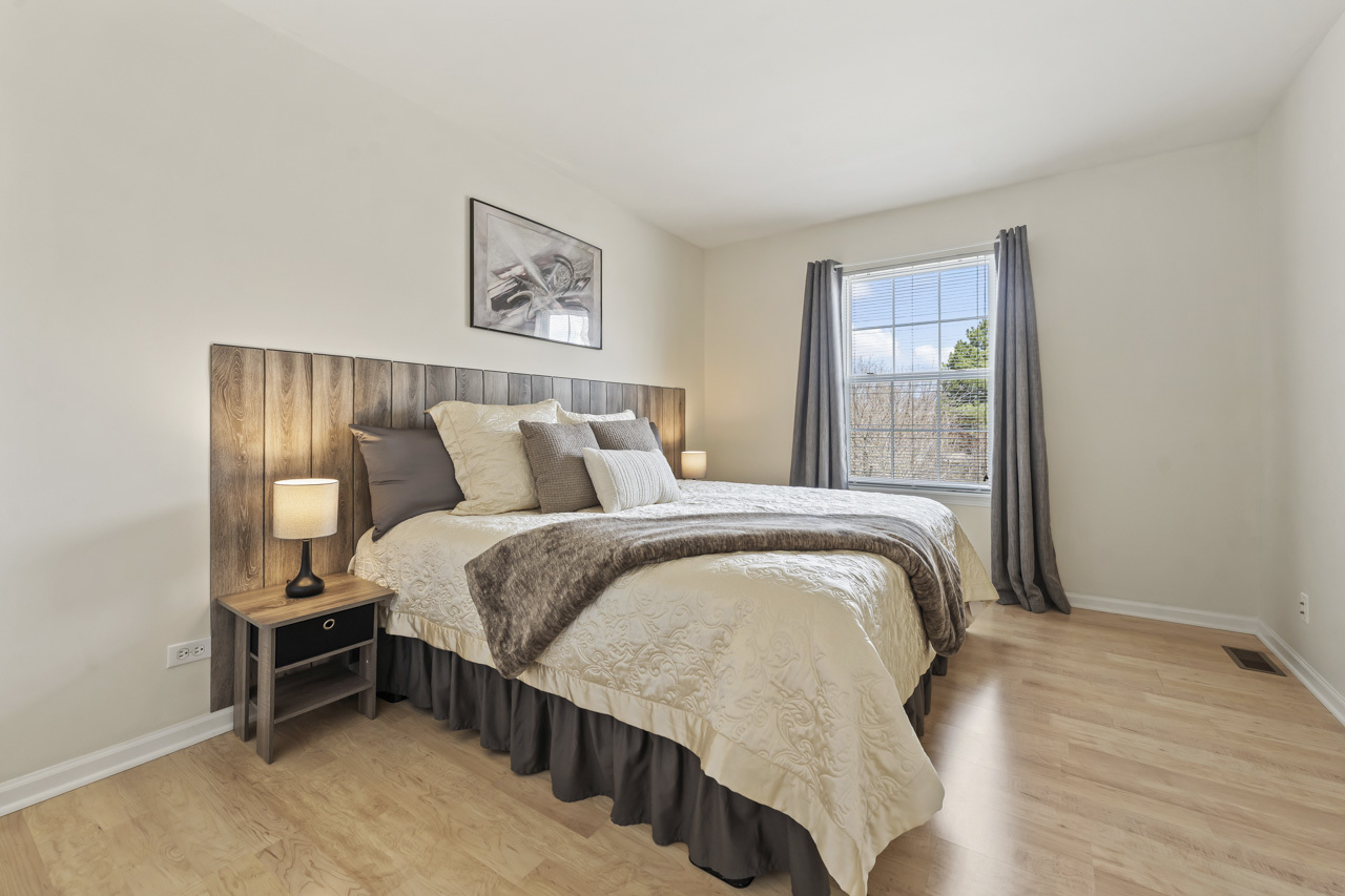 193 S Pleasant Road, Lake Zurich, IL 60047