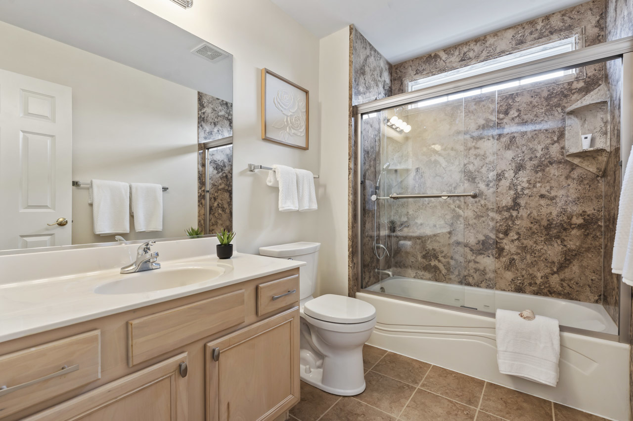 193 S Pleasant Road, Lake Zurich, IL 60047