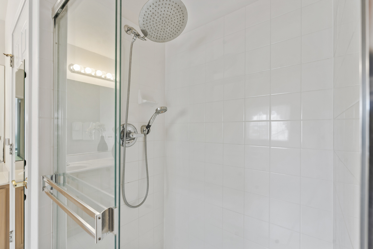 193 S Pleasant Road, Lake Zurich, IL 60047