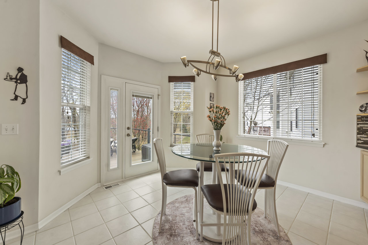 193 S Pleasant Road, Lake Zurich, IL 60047