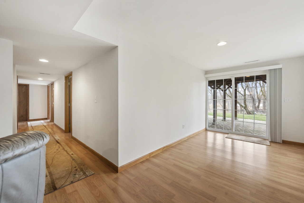 193 S Pleasant Road, Lake Zurich, IL 60047