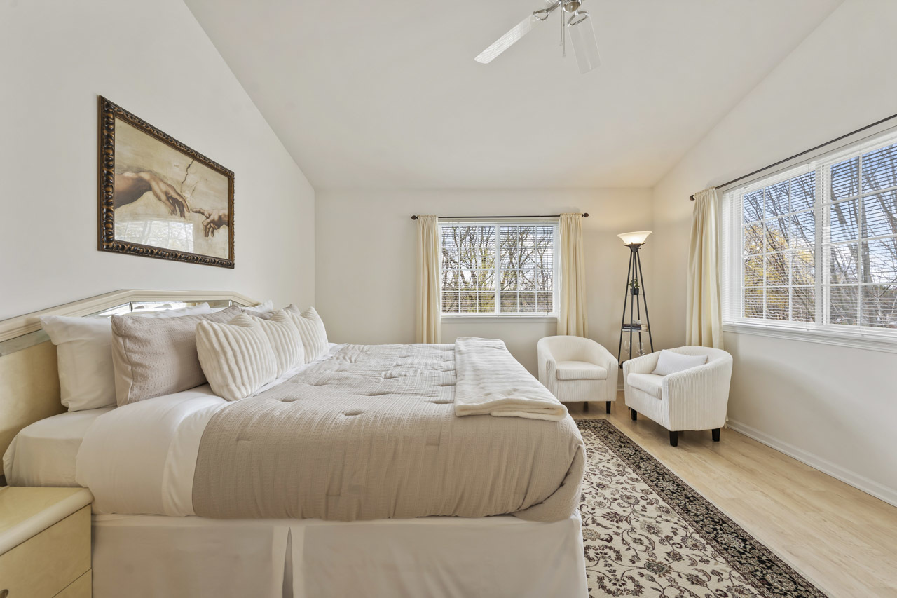 193 S Pleasant Road, Lake Zurich, IL 60047