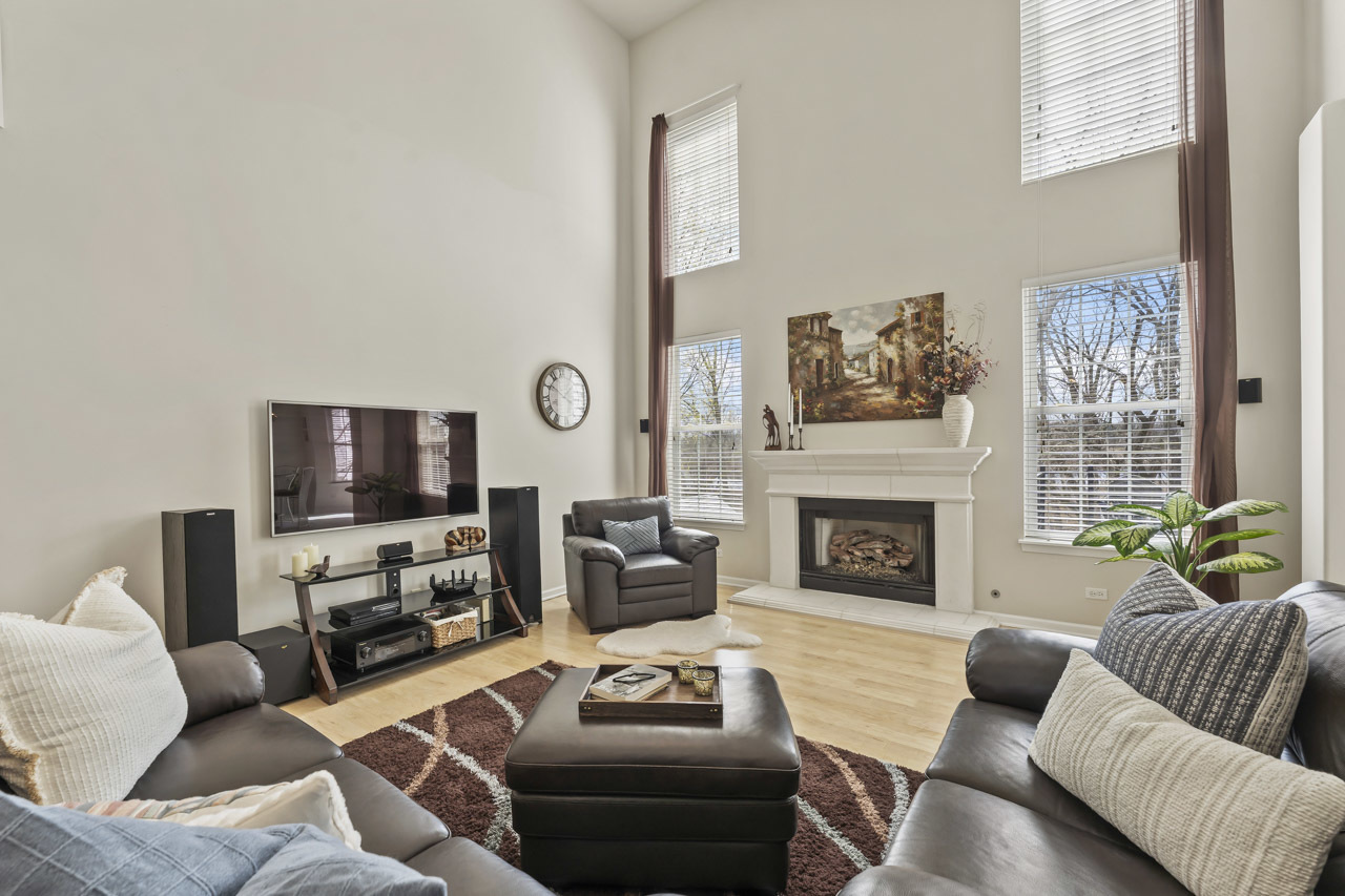 193 S Pleasant Road, Lake Zurich, IL 60047