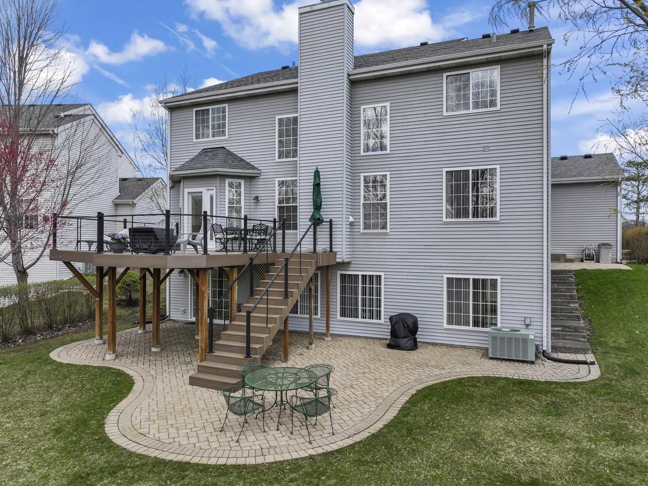 193 S Pleasant Road, Lake Zurich, IL 60047