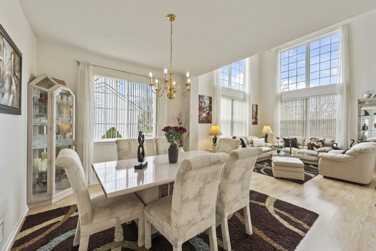 193 S Pleasant Road, Lake Zurich, IL 60047