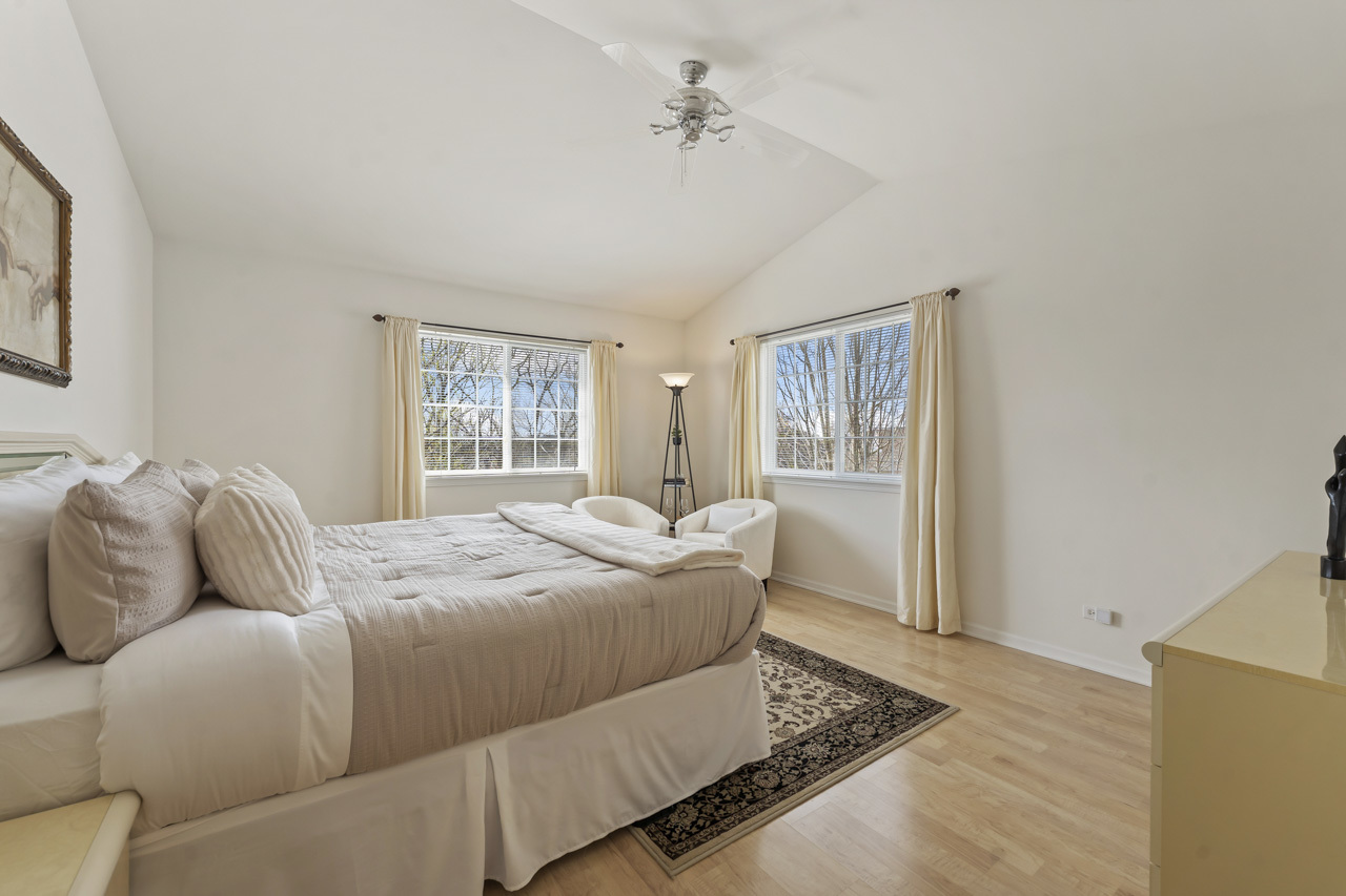 193 S Pleasant Road, Lake Zurich, IL 60047