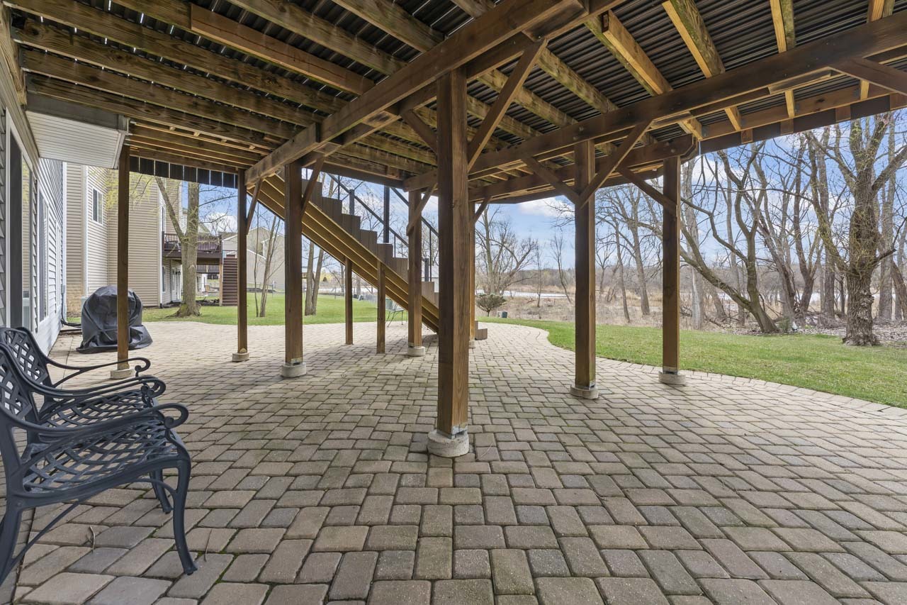 193 S Pleasant Road, Lake Zurich, IL 60047